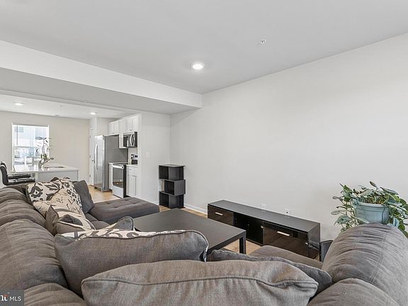 2nd image of 802 Blue Wing Ct