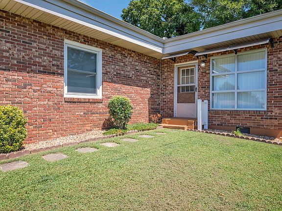 4th image of 108 Villa Cir
