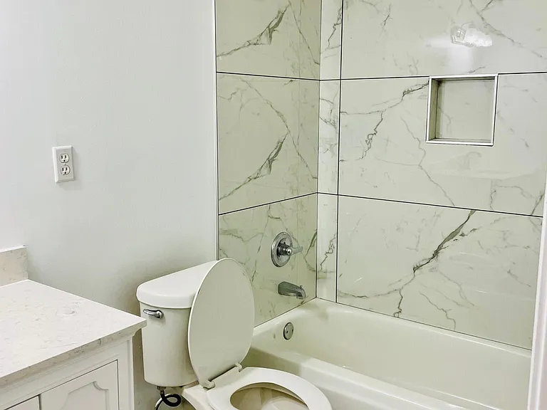 9352 Club Walk Ct — Photo 10