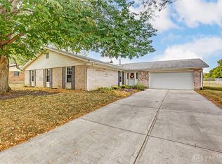 1045 Kentshire Dr, Dayton, OH 45459