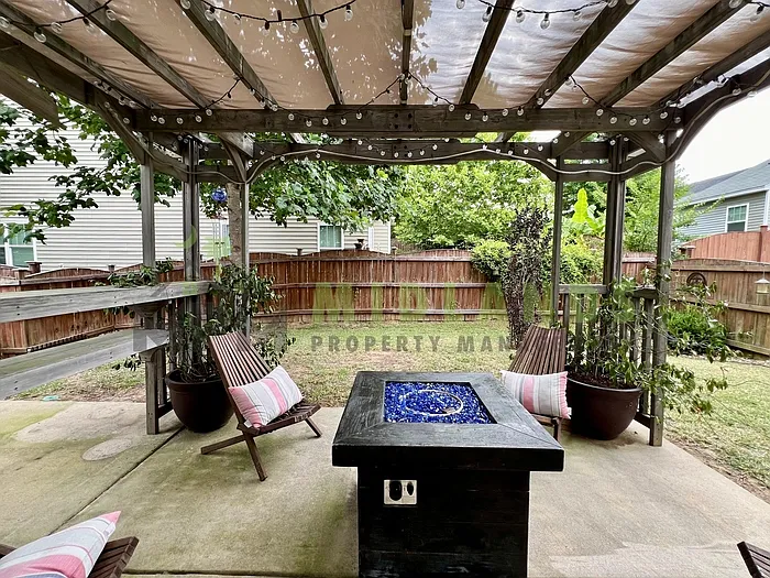 612 Calypso Ct — Photo 16