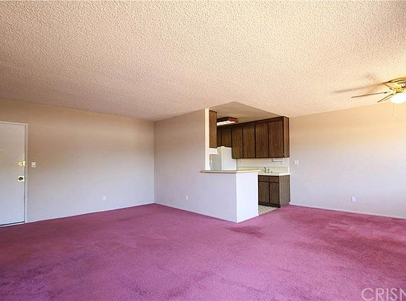 4th image of 5328 Newcastle Ave Unit 39