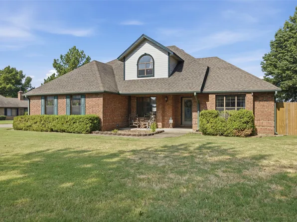 208 Heritage Ct, Fort Gibson, OK 74434