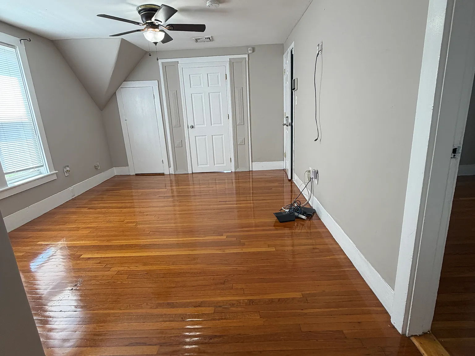 3 bed, 1300 sqft, $2,800 — Photo 2