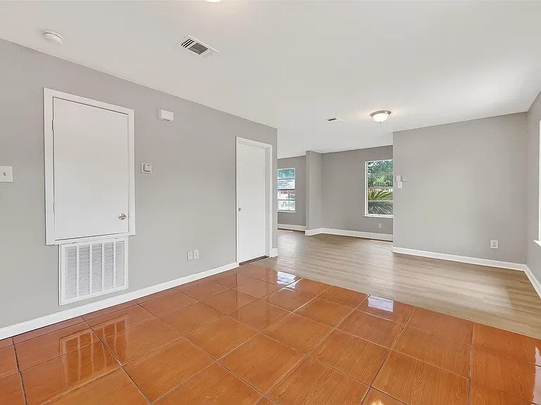 2446 Mayview Dr — Photo 13