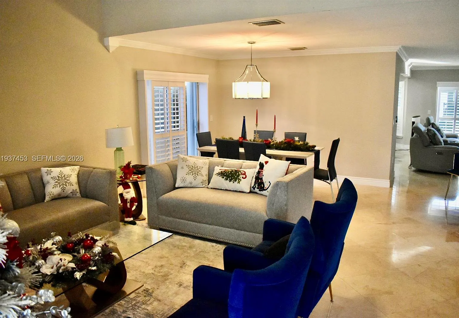 4 bed, 2284 sqft, $5,500 — Photo 2