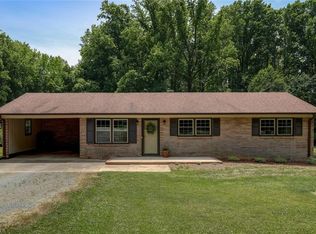 2805 Dapple Rd, Reidsville, NC 27320