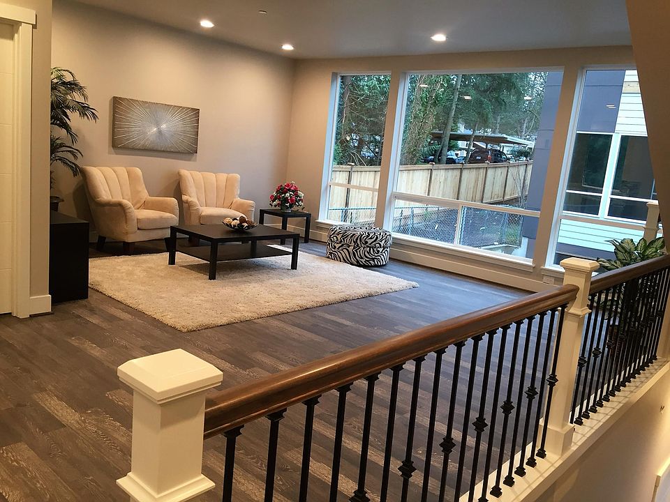 Large living room with high end finishes