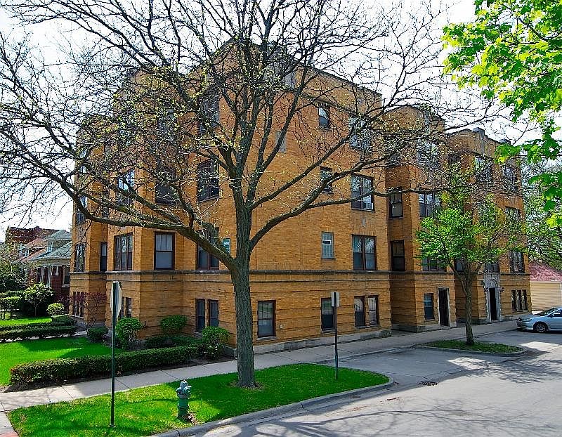 1st image of 1352 N Austin Blvd APT 3
