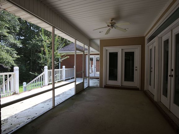 5th image of 212 North Cir