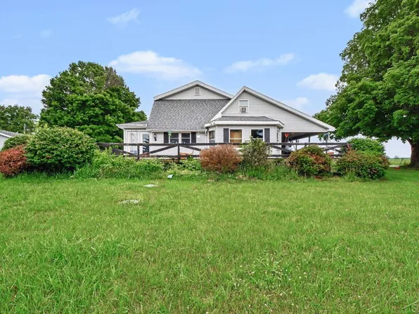 10602 Jordan Lake Rd, Lake Odessa, MI 48849