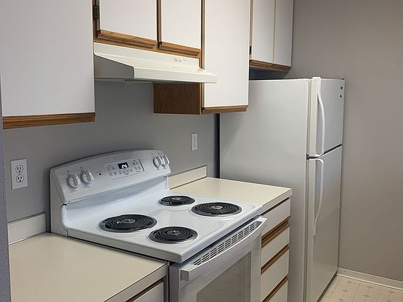 2nd image of 2211 NE Holliday Ave #4