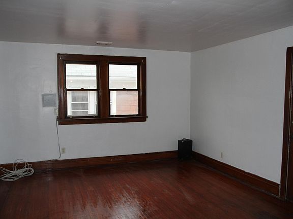 4th image of 331 Dartmouth Ave