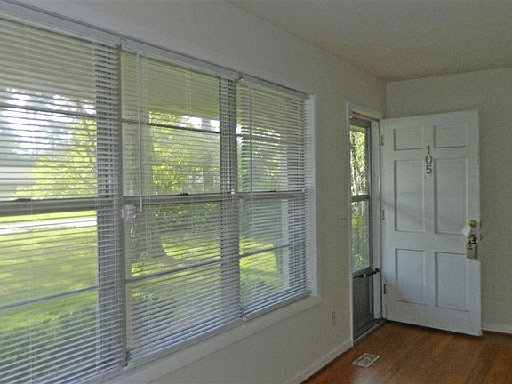 3rd image of 105 Wildwood Dr