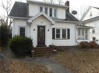 101 Thorndyke Rd, Rochester, NY 14617
