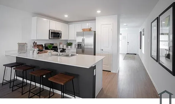 4 bed, 1602 sqft, $1,800 — Photo 2