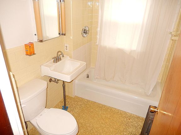3rd image of 122 College Ave