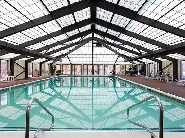 250 Hammond Pond Pkwy APT 1611S, Newton, MA 02467