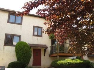 816 Cambridge Cir, Clifton Heights, PA 19018