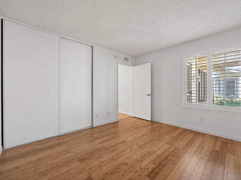 42063 Village 42 — Photo 15