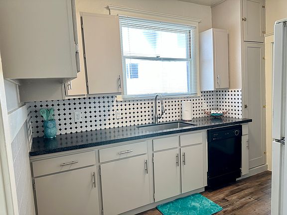 4th image of 1816 1/2 I St #1816-1/2