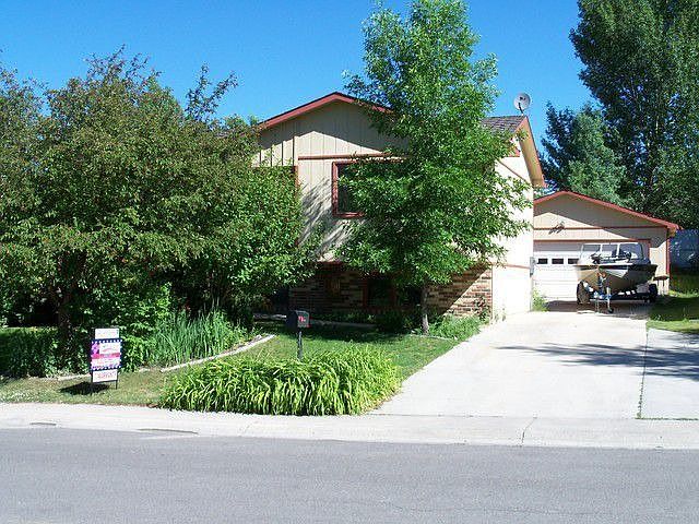 2nd image of 221 Taylor St