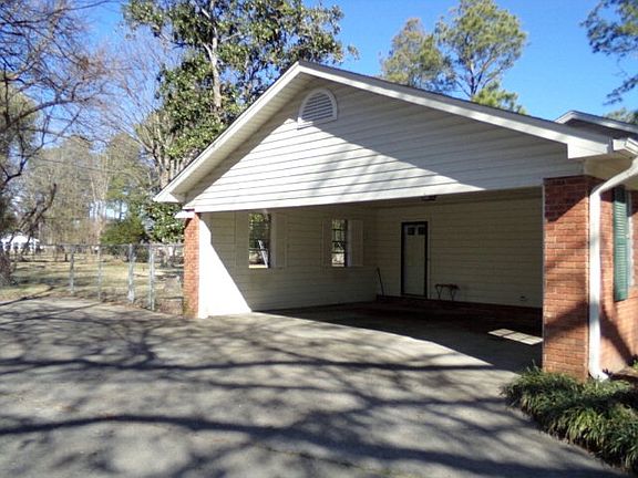 4th image of 1155 Cloverdale Dr