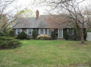 50 Hopkins St, Sayville, NY 11782
