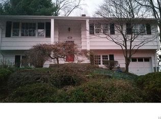 774 Brookridge Dr, Valley Cottage, NY 10989