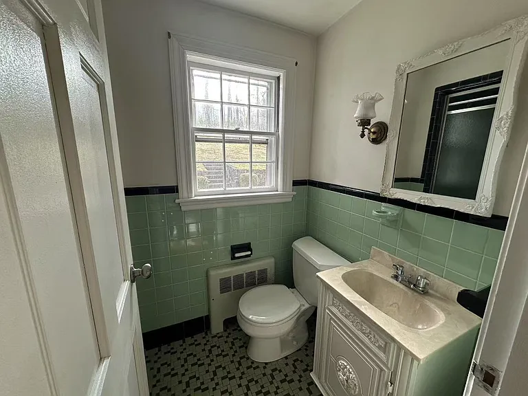 37 Washburn Ave — Photo 20