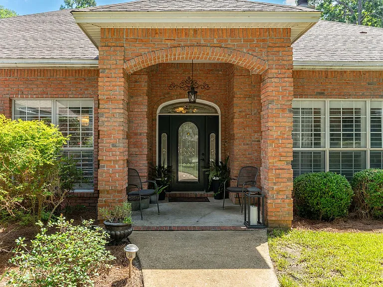 1626 Oakmont Cir — Photo 8