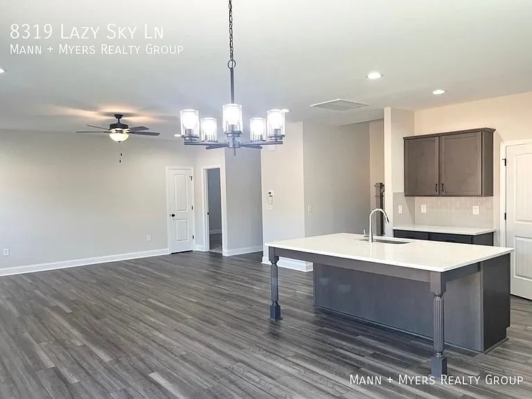 8319 Lazy Sky Ln — Photo 12