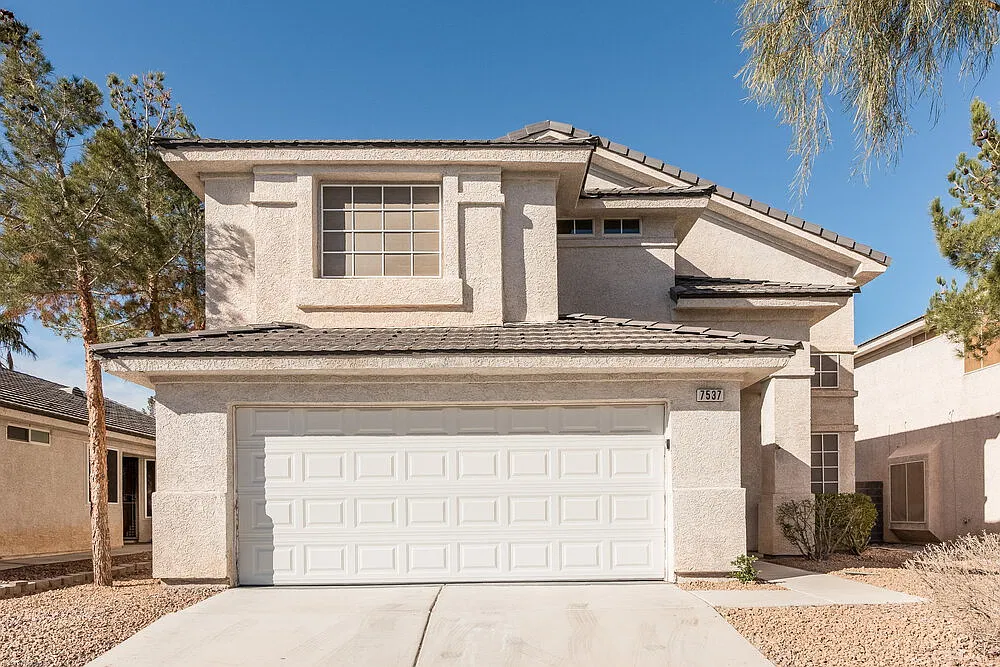 3 bed, 2.5 bath, 1664 sqft, $2,350 — Photo 1