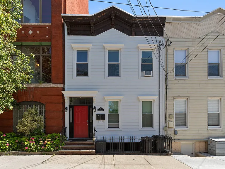 86 Griffith St #2 — Photo 15