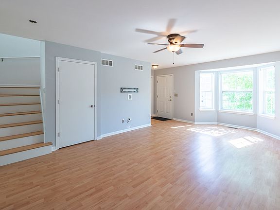 3rd image of 1438 Charleston Ct