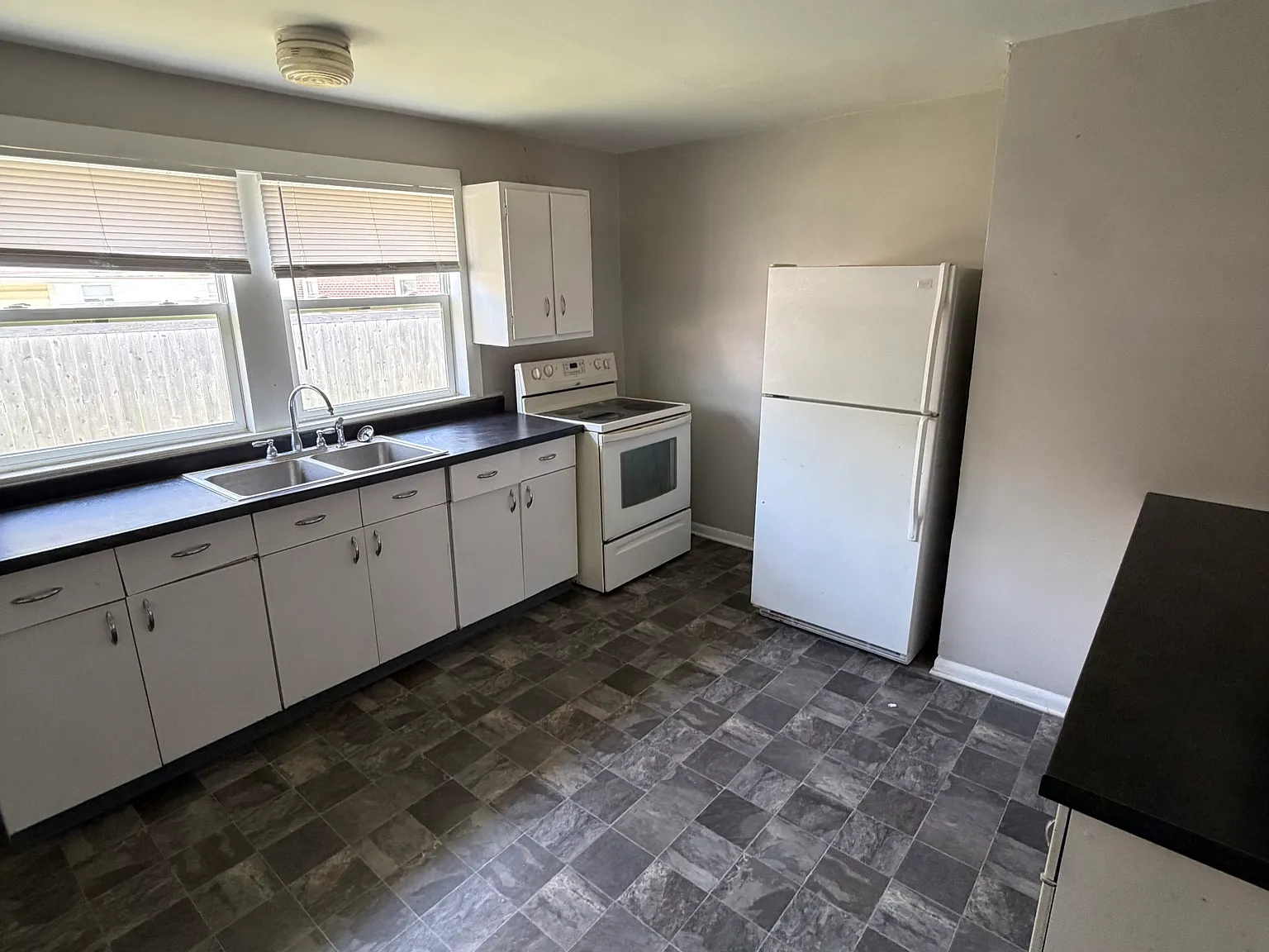 505 N Harrison St — Photo 4