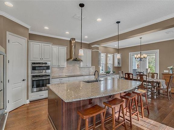 5th image of 8425 Martinson St