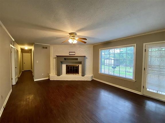 3rd image of 2287 Eastover Dr