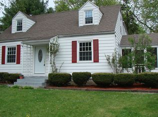 35 Schoolhouse Ln, Poughkeepsie, NY 12603