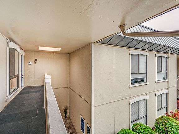 3rd image of 10306 NE 16th St APT P4