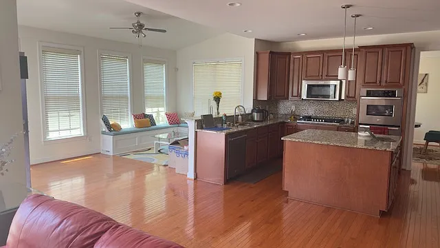 12000 Grey Oaks Park Rd — Photo 9
