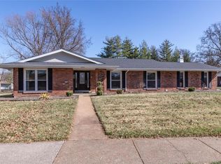 12723 Whispering Hills Ln, Saint Louis, MO