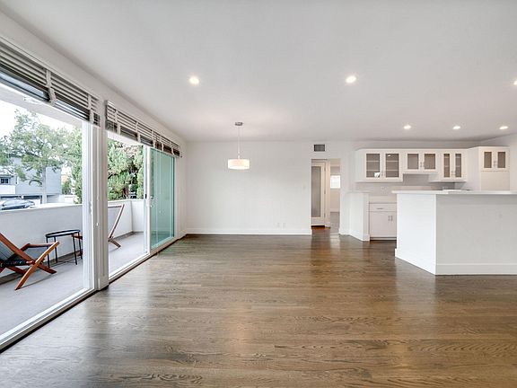 3rd image of 2101 California Ave #2