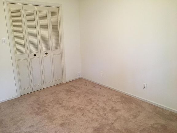 4th image of 104 Holmes Cir APT 3