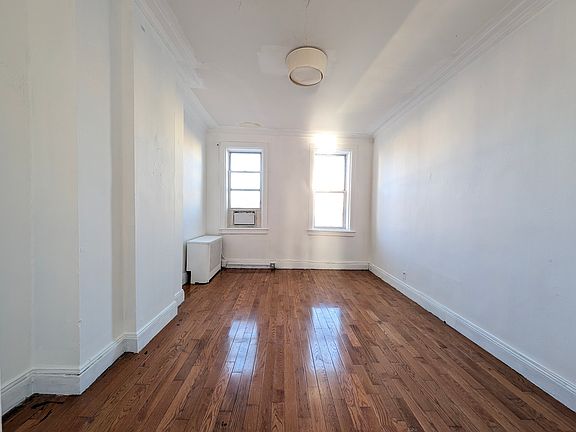 4th image of 140 Wilson Ave APT 3R