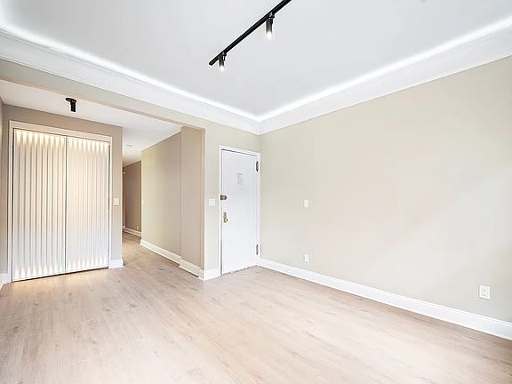 3rd image of 714 Greenwich St #4