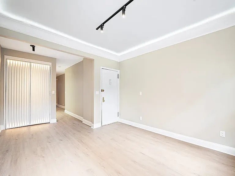 714 Greenwich St #4 — Photo 3