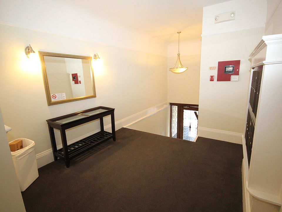 1st image of 1044 Pine St APT 1