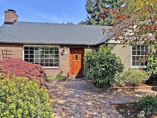 13522 39th Avenue NE, Seattle, WA 98125