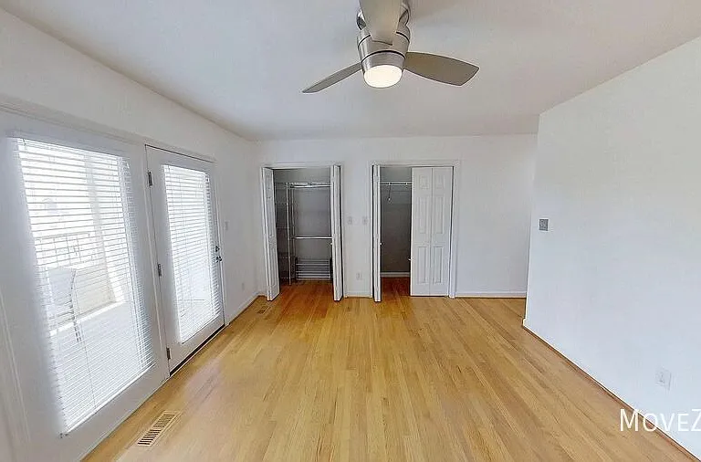 208 E Davie St — Photo 28